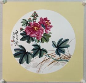 保真书画，全国工笔画大展铜奖获得者，薛居波《秋江冷艳》 卡纸国画一幅，卡纸尺寸68×68cm。薛居波，山东青州人，系中国美术家协会会员，中国工笔画学会会员，中央国家机关美术家协会副主席。中华书画名家研究院研究员。