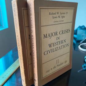 Major crises in western civilization clashes of civilizations social culture cultures the greeks to 1660 1745 to the nuclear age 西方文明的危机 英文原版 两册合售