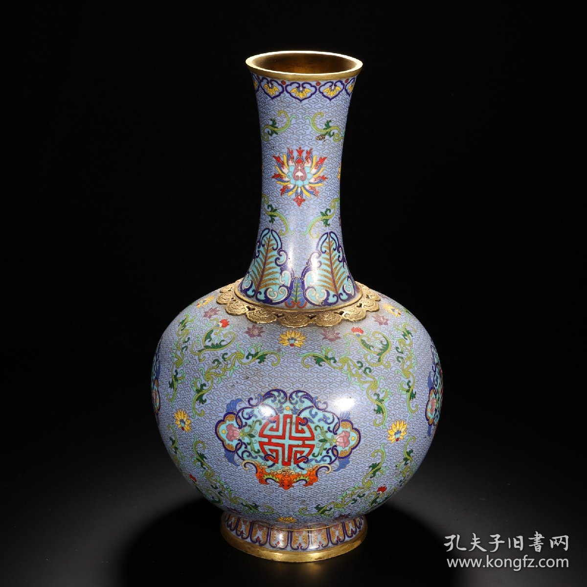 清代 铜胎掐丝珐琅缠枝花卉赏瓶