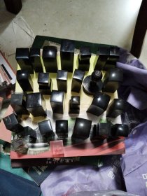 牛角章使用过26个另2塑料章共28个