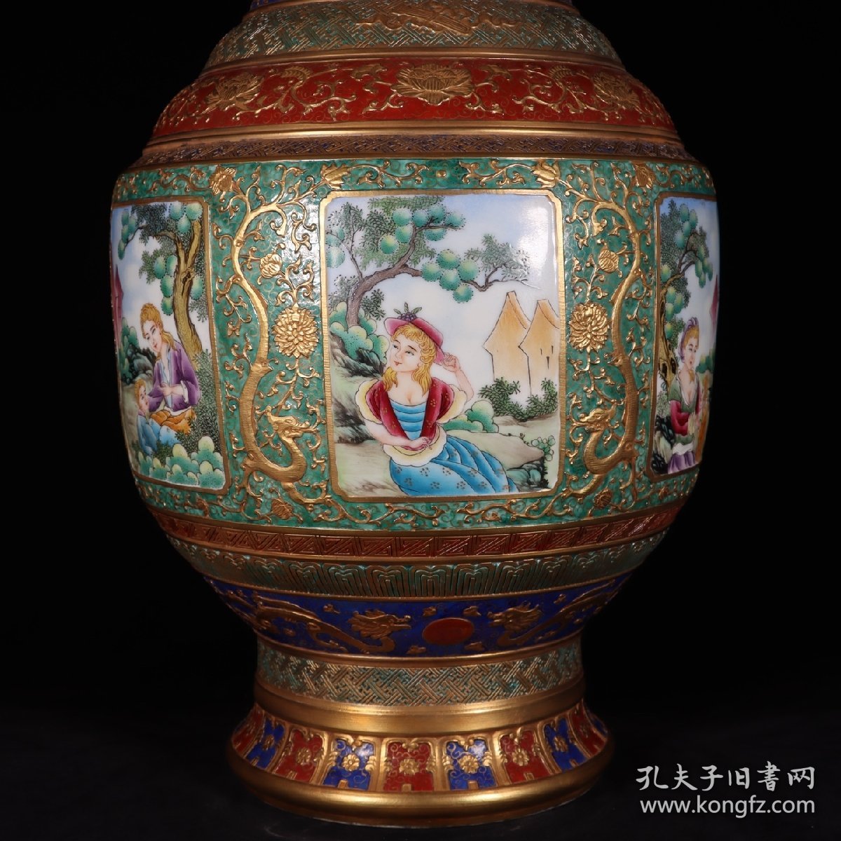 大清乾隆年制款珐琅彩雕刻描金开窗西洋人物瓷王瓶