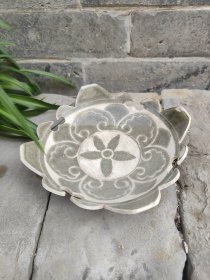 定窑瓷盘 手绘器型独特完整