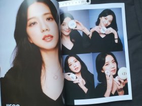 韩国女星 金智秀 珍藏高清写真集 ，附赠贺卡一套 歌手/ 美女
