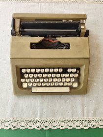 进口老旧打字机（墨西哥制造）（当收藏品出，介意者勿拍！！）