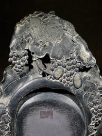 多子砚端砚铭文：春风草秀西堂句夜月华（通花）明北海樽楳（通梅）溪 印：钱泳