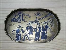 纯铜盘子茶盘宋式旧壶承漆绘纯手工壶垫托盘椭圆盘茶具收纳干泡台铜器家居办公茶道装饰工艺品摆件，重约480克左右，标价就是卖价，不议价偏远不包邮，美品如图。                             
  小店诚信交友。亲们看到喜欢的收藏下，需其它古玩摆件老货进店查看，不定时更新，欢迎亲们捡漏，不议价。诚信经营…