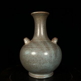 宋汝窑双系瓶，高13直径9cm
