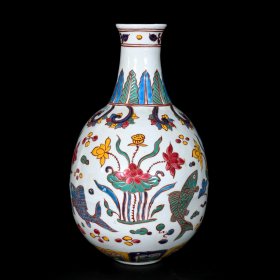 明宣德五彩连年有余纹扁瓶;32x24厘米