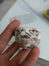 老食罐一个。手绘哪吒闹海。乾隆年制鸟食罐