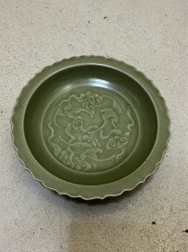 雕刻瓷盘子