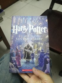 Harry Potter and the Sorcerer's Stone (Harry Potter Series, Book 1)