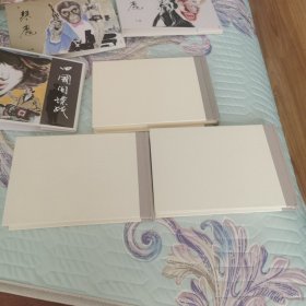 32开布脊大精连环画四国间谍战、琴魔（上下）3册合售