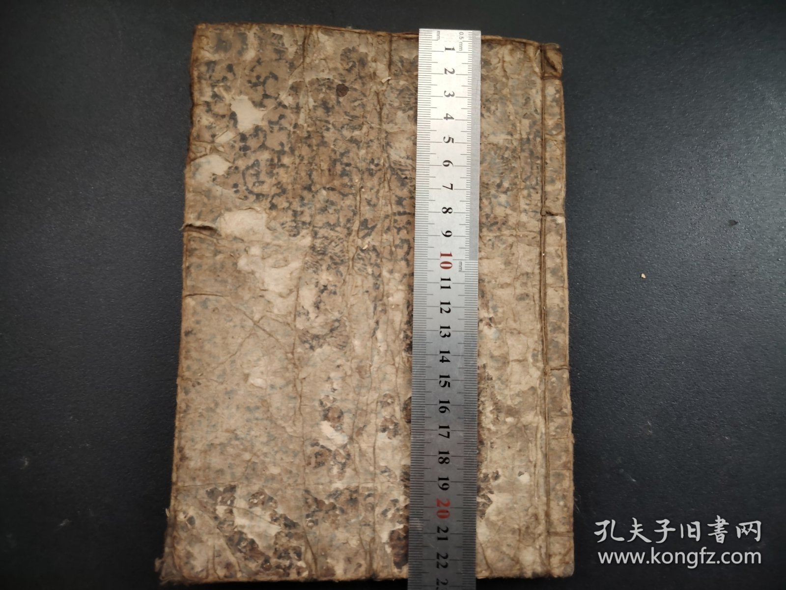 1756年《画引十体千字文纲目》线装1册全 十种字体 上栏偏冠尽、名乘字、世话字等内容 西甄孙丕显编辑 潭阳王基校阅 皇都书林 千字文是由南北朝时期梁朝散骑侍郎、给事中周兴嗣编纂。