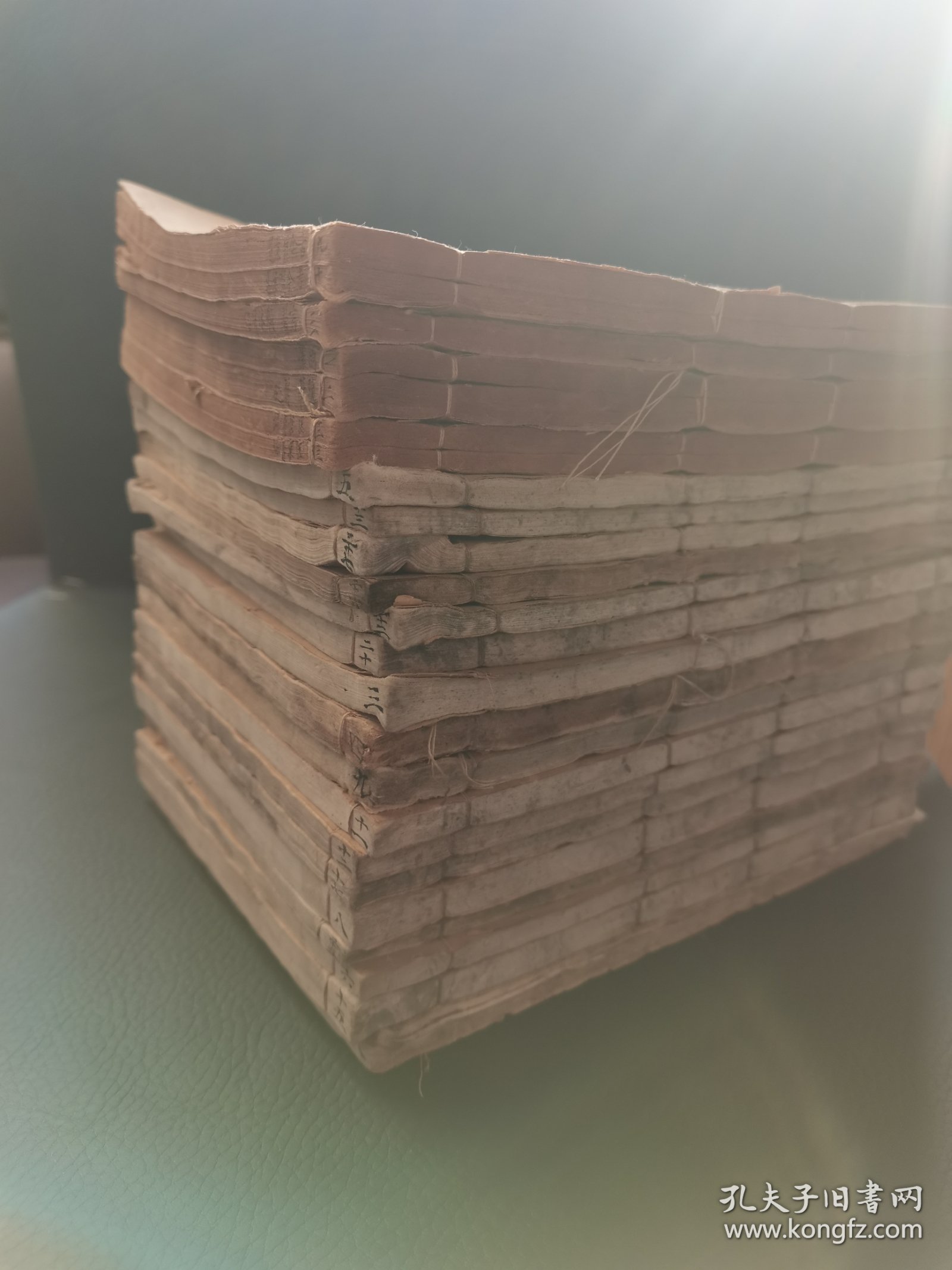 一线收货：潛齋醫學樷書十四種《王氏医案续编八卷》‌《重庆堂随笔上下卷》《医砭》《言医》《愿体医话》《古今医案按选四卷（有三本合订本）陈念祖〈急救異痧經騐奇方〉〈瘟疫明辨〉〈十乐神书注解〉〈时方歌括上下卷〈张景岳新方砭4卷〉陈修园〈金匮方歌括6卷〈金匮要略淺注5卷〉〈时方妙用4卷〉张诞先〈伤寒舌鉴.眼科捷径〉〈喉证要旨〈霍乱论〉〈吊脚痧方论〉〈急校精症要法〉其中一本段线，共24本（请看详细描述）