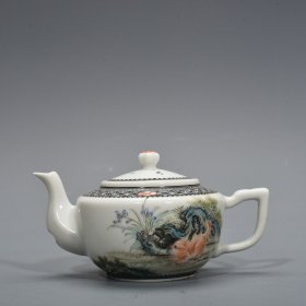 五六十年代小八友熊梦亭粉彩猫蝶纹壶 8*16厘米 900