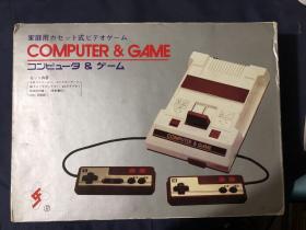 日本游戏机 
任天堂 fc 原装 红白机
附带手柄（不确定能不能使用）
computer game