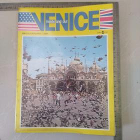 VENICE inside and out （威尼斯内外）摄影图集，另附一张大地图，稀见！，