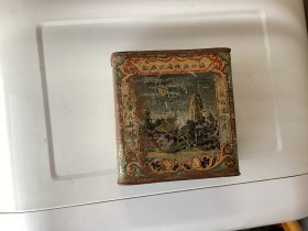 特价。民国著名福州泉祥鸿茶庄老茶叶盒，特制一品香，上有制茶厂福州南台，门市部北平前门大柵栏等。缺盖PS：百年老物件自然旧，品自鉴，要求完美者慎拍，介意品相者慎拍，缺盖。