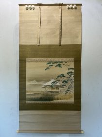 草云 笔 山水茶挂字画 画心尺寸：43×52，品相如图，绢本。高级原装手工绫裱。高级裱工，兽骨精雕轴头。 6448