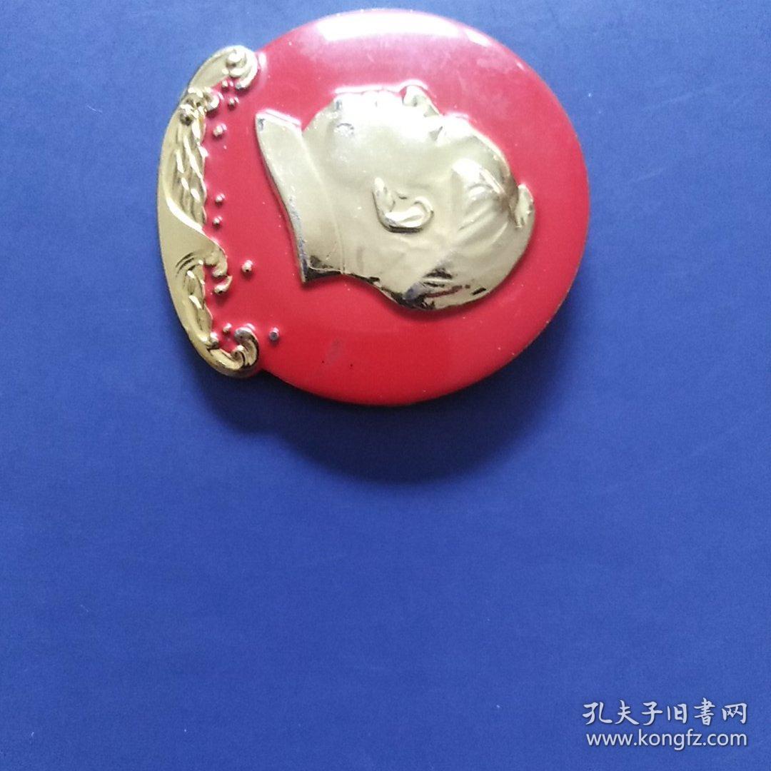 毛主席像章，背面，旭日东升