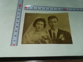 老照片-----1961年《美女结婚照》！泛银