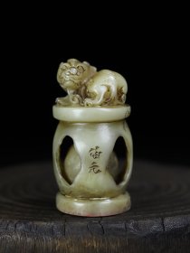 旧藏珍品纯手工雕刻寿山石印章《鼓兽》（尺寸7公分x3.5公分x3.5公分x重量94克）