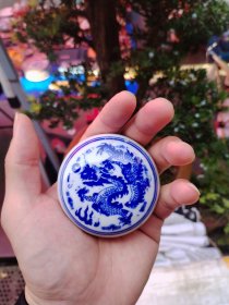 景德镇制青花龙纹印泥盒朱砂粉盒文房用品，全品无磕碰裂，喜欢的朋友来结缘。