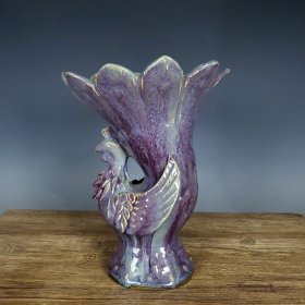 宋钧窑窑变葡萄紫釉孔雀尊 尺寸高26.7CM口径20.3CM