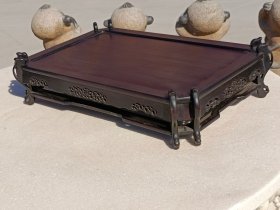 红木小桌，保存完好品相一流。