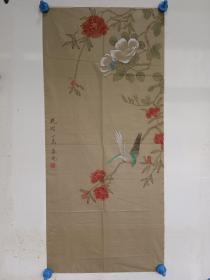 约七八十年代，春晓 绢本工笔花鸟画一副 作者不详，画工精湛 尺寸83x38
实物拍摄