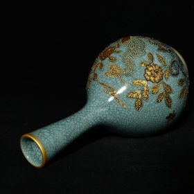 宋汝窑青龙寺御制款沥粉刻字描金凤纹直颈瓶，高26.5×15.5厘米