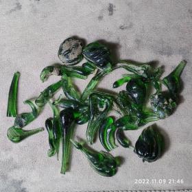 山上捡的老琉璃，3元一个，随机发货不挑选，满28元包邮（偏远地区满68元包邮），偏远地区（新疆、西藏、青海、甘肃、内蒙、宁夏、海南）满68元包邮。