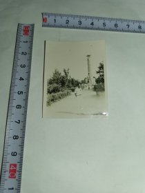 长春---老照片---1956年《苏军纪念塔》！（布纹纸，上海梅兰照相）