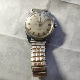 上海钻石牌机械手表（正常走时）