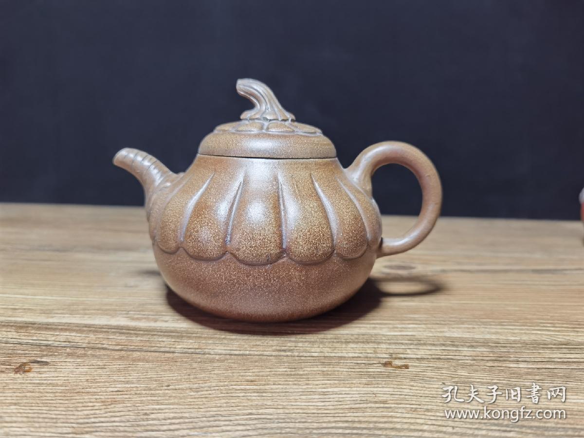 1983_精品珍藏紫砂壶 品茗：花瓣壶 底款：陈明远 材质：紫砂 容量：550cc