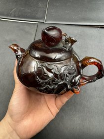 清代琥珀寿桃茶壶