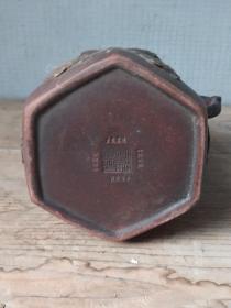 八仙紫砂壶一个，全品如图。尺寸见图1