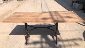 铁木结构电脑桌，榆木面板，自然风化，铸铁拆装式铁腿，可以拆装发货，尺寸：160/70/3厘米