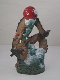 石湾窑大师霍秀银生肖龙陶塑作品（金龙献宝）