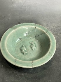 龙泉窑鱼纹盘