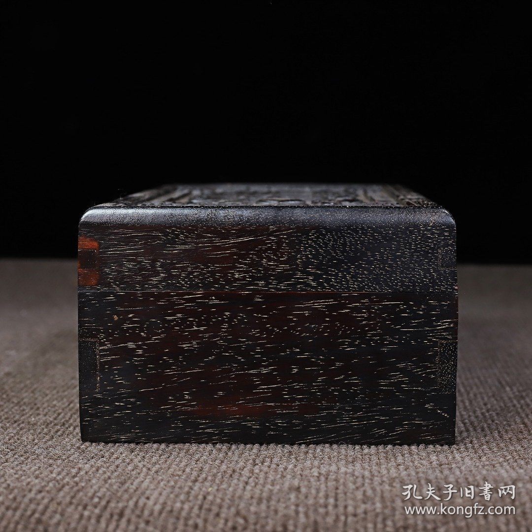 （亏本捡漏特价处理）檀木雕刻福寿小盒。 长30，宽18，高11厘米。