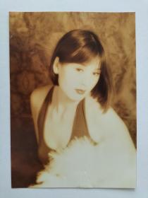 九十年代漂亮的女子照片一张