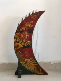 箜篌。 漆器彩绘做工，画工精细，品相完整，音色悦耳动听 细节如图……