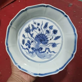 明青花一束莲纹十棱洗