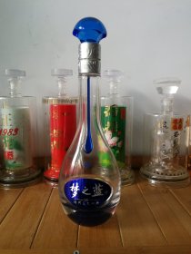 酒瓶。洋河蓝色经典•梦之蓝M3酒瓶，52度500ml。（非钱币，烟标，邮票，连环画）