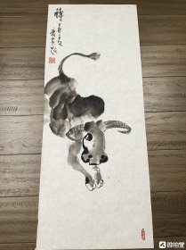 师庆荣 济南美术馆馆长 精品保真出售40*100 师庆荣,字翔云,号城子崖荣者;济南人、1963年生,毕业于复旦大学;国家艺术品评估师、山东省楹联协会理事、济南市美术家协会理事、济南市书法家协会理事。庆荣先生曾任济南美术馆馆长、山东鲁银文化艺术品有限公司艺术总监。