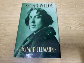 （厚重）Oscar Wilde              艾尔曼《王尔德传》，公认最好，获普利策奖，王尔德不长的一生需要这样一部长长的传记，精装大32开，铜版纸插图，重超1公斤。王尔德的作品精彩绝伦，妙不可言，不过按他自道，他的生活比他的作品更胜一筹。博尔赫斯： 千年文学产生了远比王尔德复杂或更有想象力的作者，但没有一个人比他更有魅力。董桥：他的英文没有落叶没有沙石。