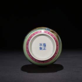 清雍正珐琅彩西洋人物纹瓶 22*8.5厘米