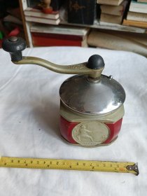 手摇咖啡磨豆机(应为西洋古董，图案精美漂亮，特罕见)