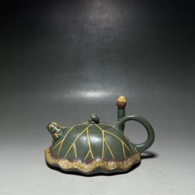 紫砂荷叶壶